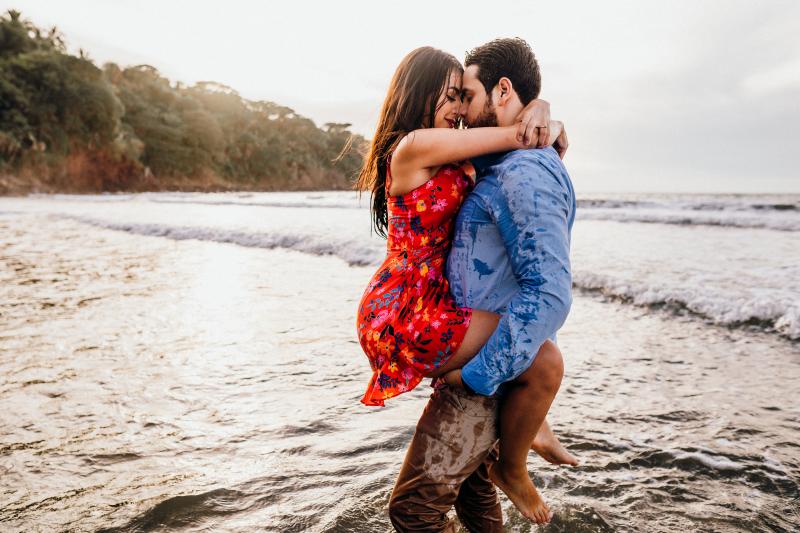pre wedding beach photoshoot